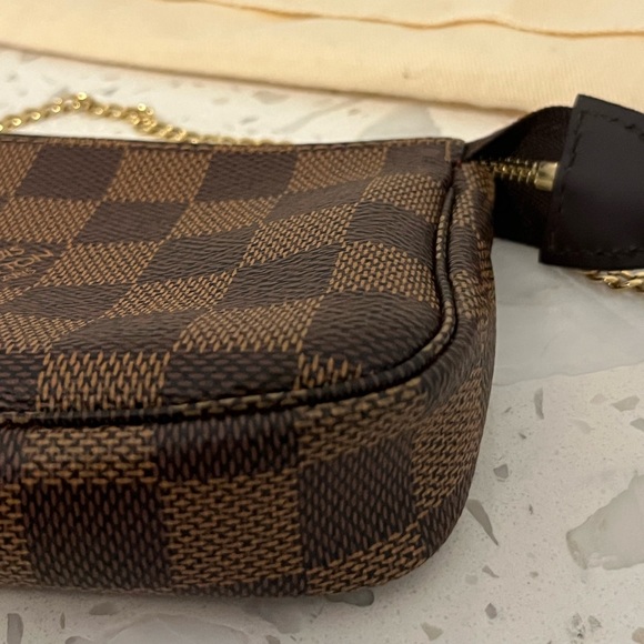 Louis Vuitton Damier Ebene mini pochette - Picture 7 of 14